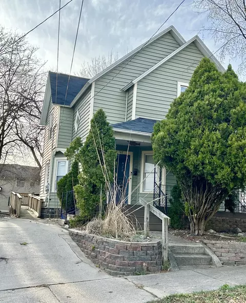 447 Emerald Ave NE, Grand Rapids, MI 49503