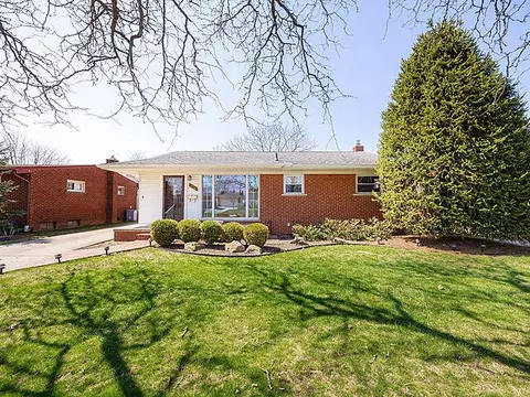 3230 Maxwell St, Trenton, MI 48183
