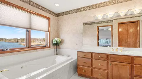 Bath - 4375 Pleasantview Dr, Gladwin, MI 48624 photo 2 of 4