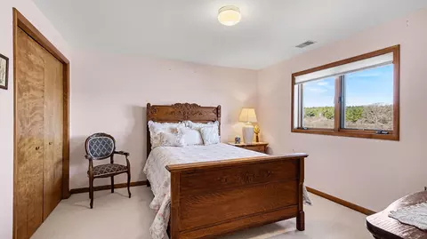 Bedroom - 4375 Pleasantview Dr, Gladwin, MI 48624 photo 2 of 3