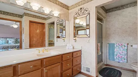 Bath - 4375 Pleasantview Dr, Gladwin, MI 48624 photo 3 of 4