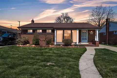 15226 Cook St, Southgate, MI 48195