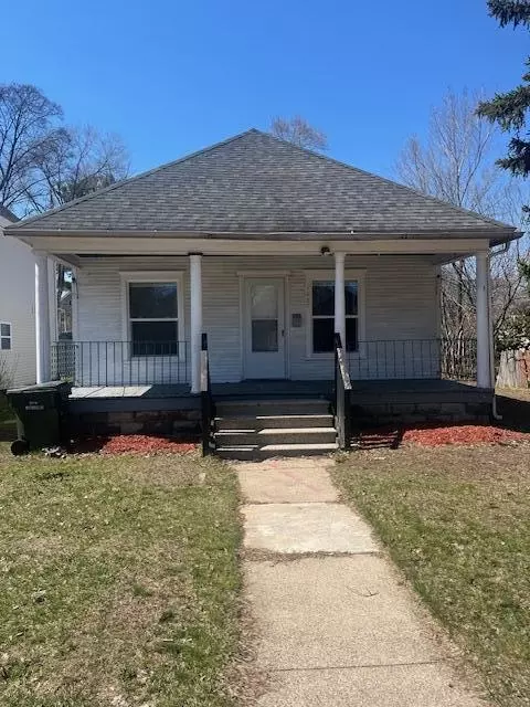 1687 Smith St, Muskegon, MI 49442