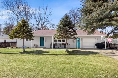 127 Maple Bluff Ave, Prudenville, MI 48651