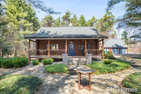 8915 Jewell Ave NE, Comstock Park, MI 49321