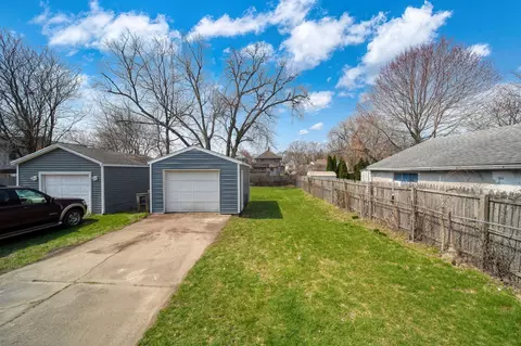 Exterior - 316 Carr St, Jackson, MI 49201 photo 6 of 8