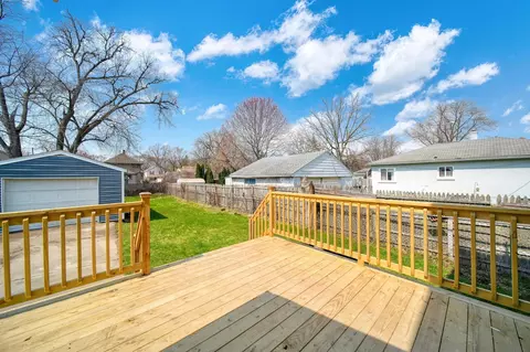 Exterior - 316 Carr St, Jackson, MI 49201 photo 4 of 8