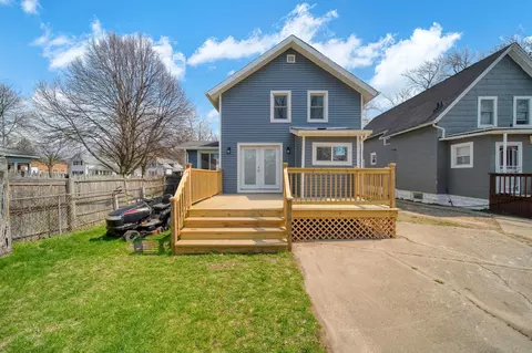 Exterior - 316 Carr St, Jackson, MI 49201 photo 2 of 8