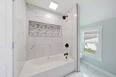 Bath - 316 Carr St, Jackson, MI 49201 photo 3 of 3