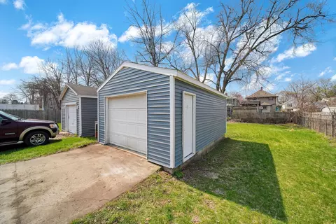 Exterior - 316 Carr St, Jackson, MI 49201 photo 1 of 8