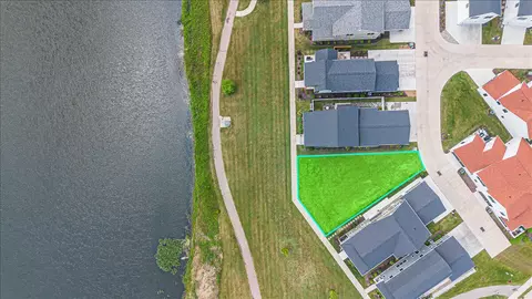 279 Waters Edge Dr, St. Joseph, MI 49085