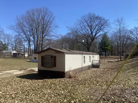 Exterior - 11650 Thrush Dr, Lakeview, MI 48850 photo 9 of 9