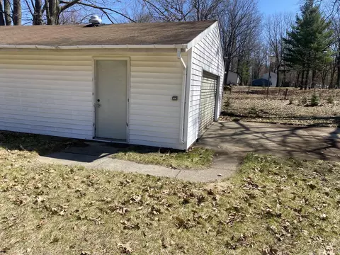 Exterior - 11650 Thrush Dr, Lakeview, MI 48850 photo 2 of 9