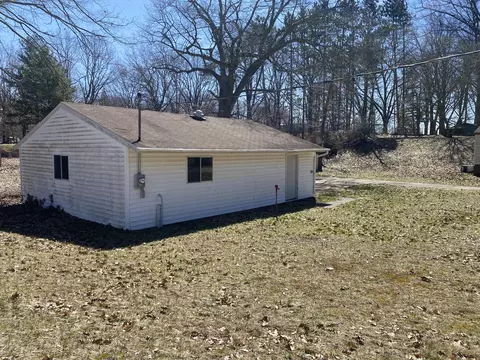 Exterior - 11650 Thrush Dr, Lakeview, MI 48850 photo 7 of 9