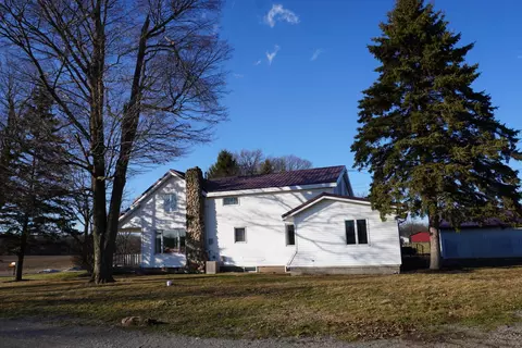 59757 White Temple Rd, Vandalia, MI 49095