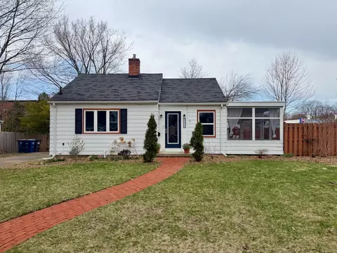 1425 Iroquois Pl, Ann Arbor, MI 48104