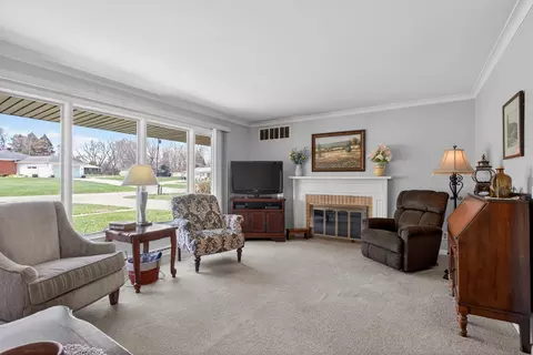 1097 Westfield Dr, Jackson, MI 49203 photo 11