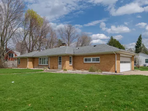 141 S Drake Rd, Kalamazoo, MI 49009