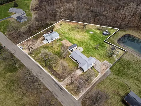22381 N Angling Rd, Centreville, MI 49032