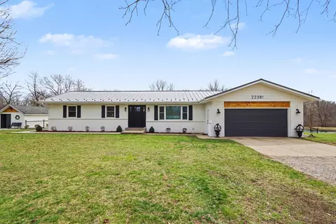 22381 N Angling Rd, Centreville, MI 49032