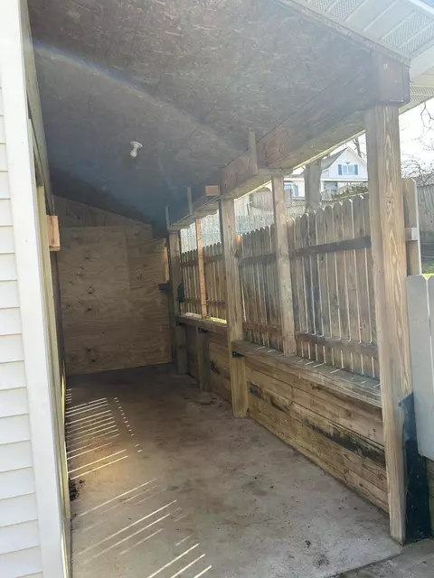 Exterior - 547 Ionia St, Belding, MI 48809 photo 3 of 5