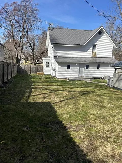 Exterior - 547 Ionia St, Belding, MI 48809 photo 4 of 5