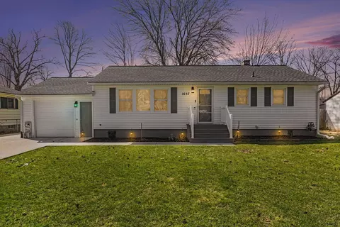 1657 Leif Ave, Norton Shores, MI 49441