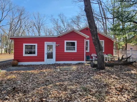 Exterior - 8024 W Hemlock Ave, Baldwin, MI 49304 photo 5 of 5