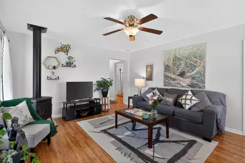 Living - 3442 Acacia Blvd, Jackson, MI 49203 photo 1 of 3