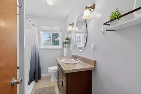 Bath - 3442 Acacia Blvd, Jackson, MI 49203 photo 1 of 2
