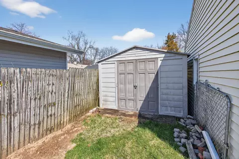 Exterior - 3442 Acacia Blvd, Jackson, MI 49203 photo 7 of 15