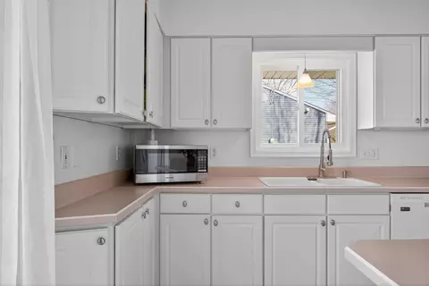 Kitchen - 3442 Acacia Blvd, Jackson, MI 49203 photo 4 of 4