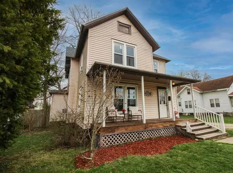 421 East St, Three Rivers, MI 49093