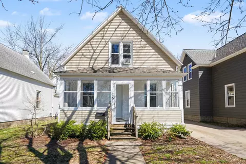 35 E 17th St, Holland, MI 49423
