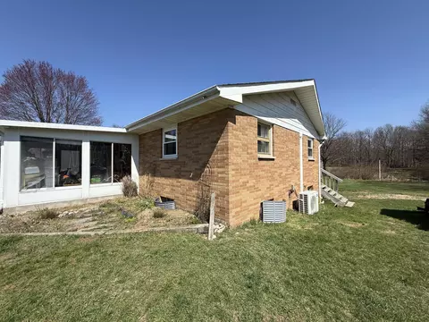 5747 W B Ave, Plainwell, MI 49080
