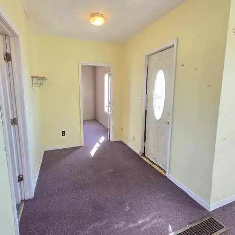 Entry Way - 992 E Polk Rd, Hart, MI 49420 photo 1 of 2