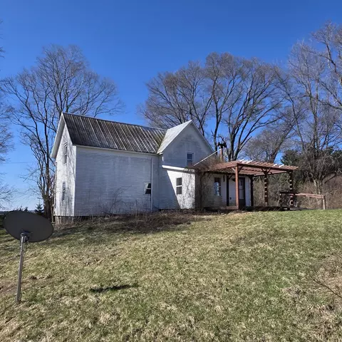 Exterior - 992 E Polk Rd, Hart, MI 49420 photo 2 of 15