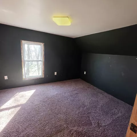 Bedroom - 992 E Polk Rd, Hart, MI 49420 photo 5 of 8