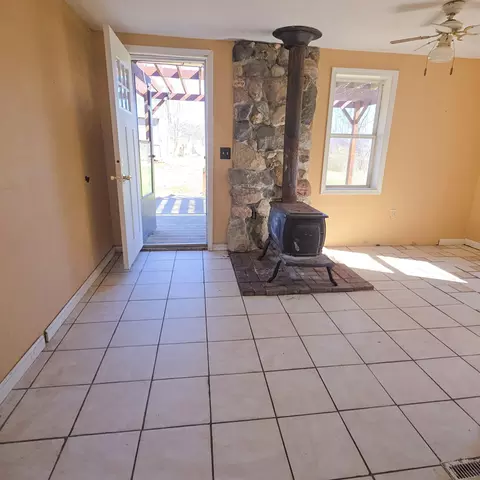 Living - 992 E Polk Rd, Hart, MI 49420 photo 2 of 2