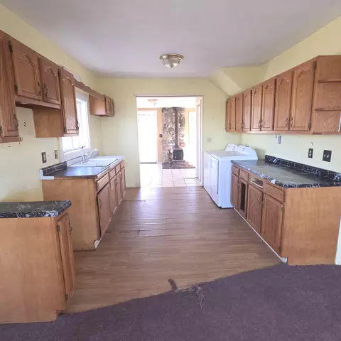 Kitchen - 992 E Polk Rd, Hart, MI 49420 photo 3 of 3