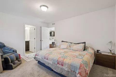 Bedroom - 7858 Sierra Dr, Belding, MI 48809 photo 1 of 2