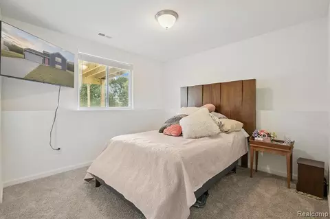 Bedroom - 7858 Sierra Dr, Belding, MI 48809 photo 2 of 2