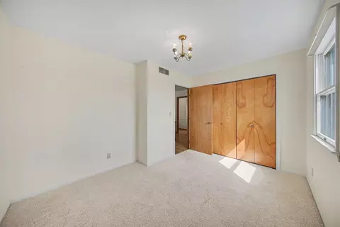 Bedroom - 4001 Hoyer Rd, Jackson, MI 49201 photo 3 of 9