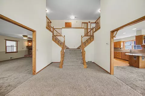 Entry Way - 4001 Hoyer Rd, Jackson, MI 49201 photo 2 of 3