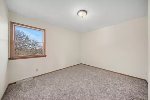 Bedroom - 4001 Hoyer Rd, Jackson, MI 49201 photo 7 of 9