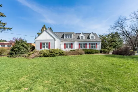 918 Nichols Rd, Kalamazoo, MI 49006