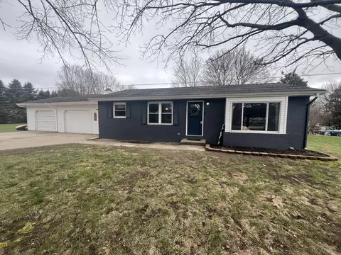 275 Lizzie St, Hesperia, MI 49421