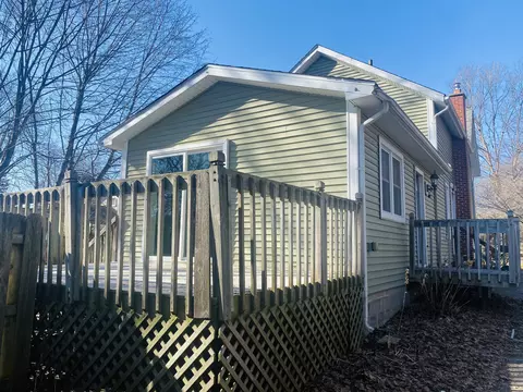 Exterior - 860 E Michigan Ave, Marshall, MI 49068 photo 8 of 9