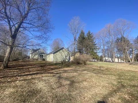 Exterior - 860 E Michigan Ave, Marshall, MI 49068 photo 5 of 9