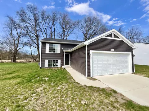 5147 Lake Pines Ct, Vicksburg, MI 49097